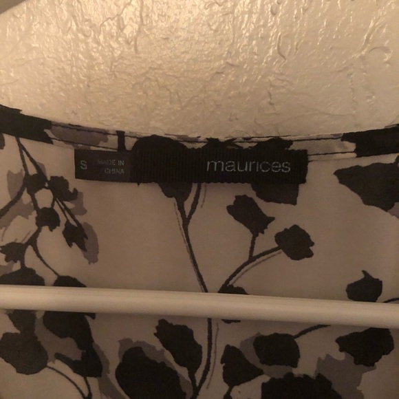 Maurices Black, Grey and White Blouse Size-Small - Picture 4 of 7